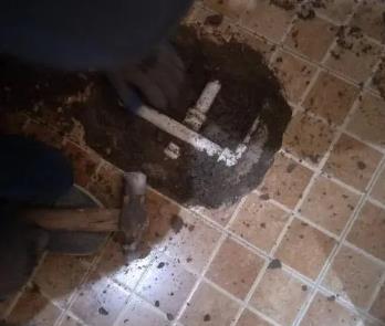白沟县卫生间漏水维修公司为您分享下卫生间渗水如何处理及注意事项